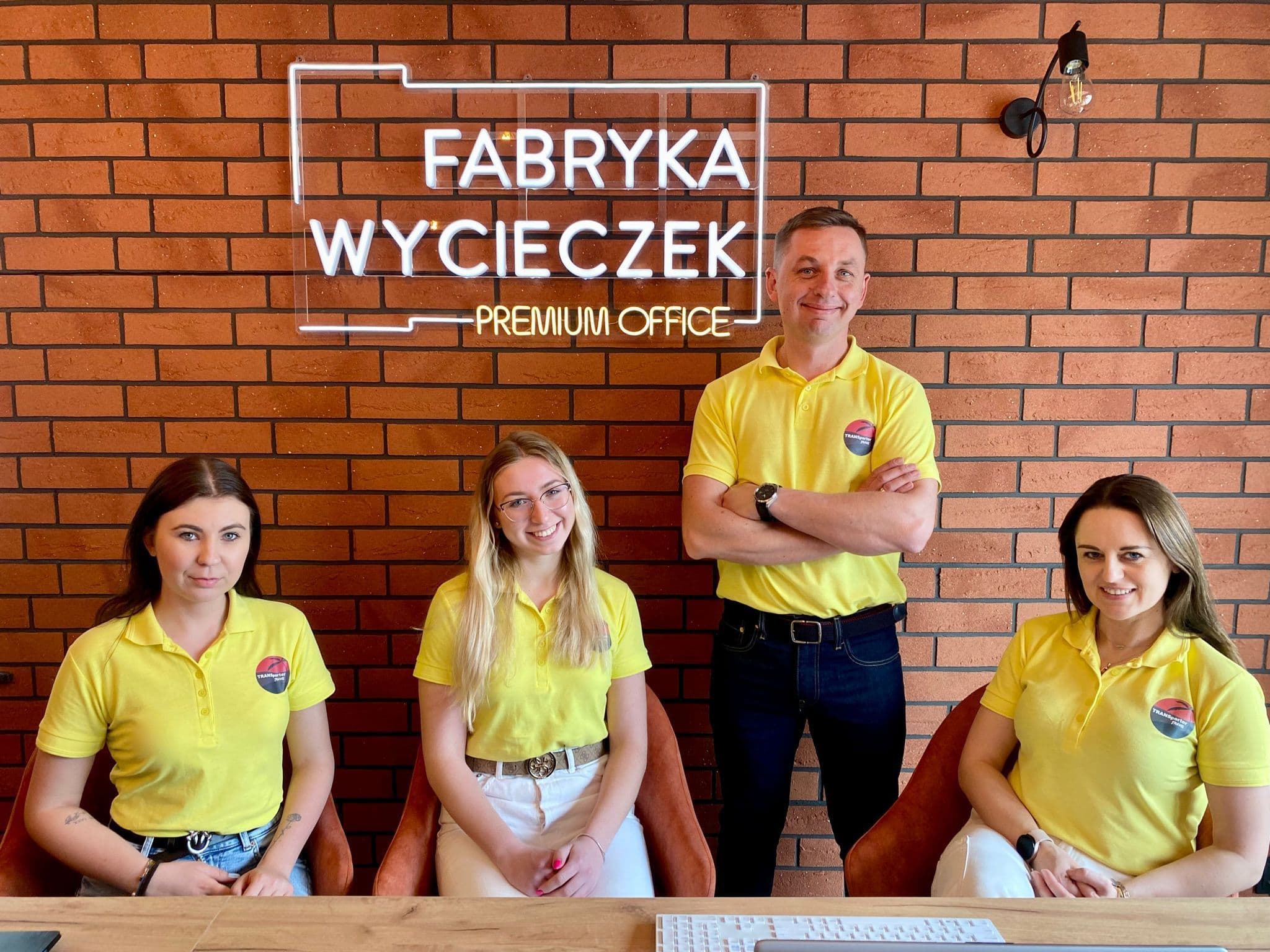 Zespół Transporter Travel w biurze